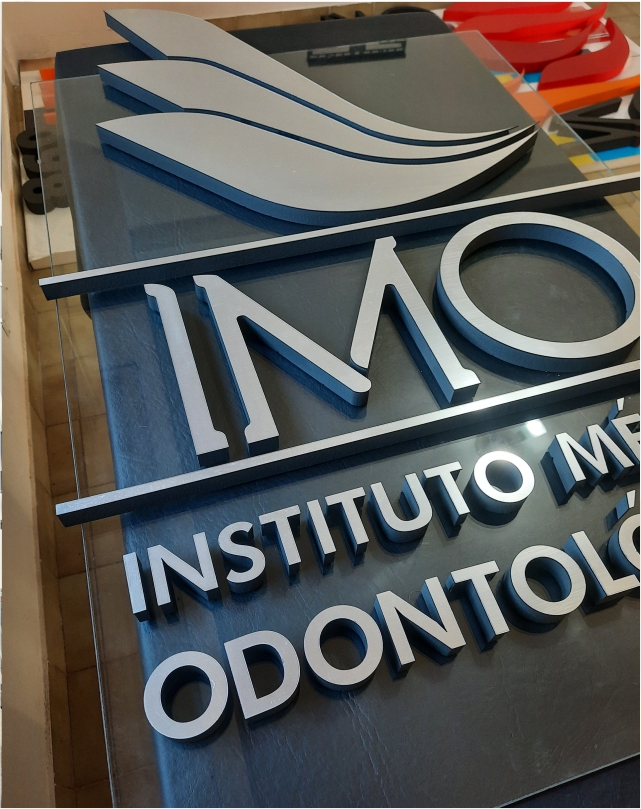 Letras corpóreas IMO Instituto Médico
